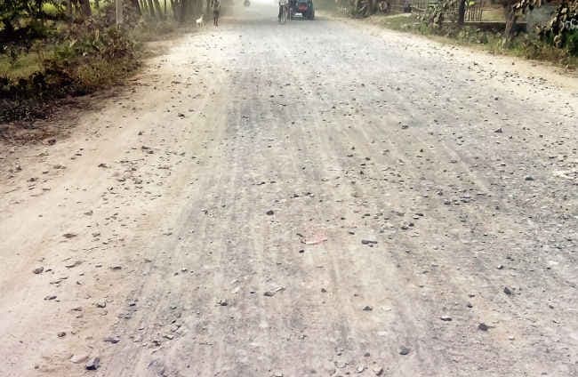 बात विकास की, नजर जाति पर