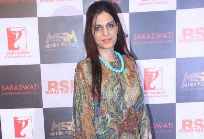 बॉक्स ऑफिस के बारे में सोचकर फिल्मों की पटकथा नहीं लिखती : जूही