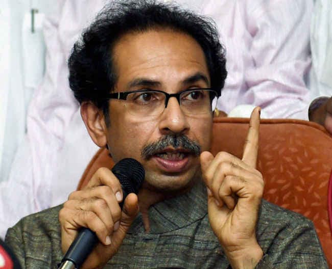 अधिकारी से दुर्व्यवहार मामले में पार्टी ने किया सांसद का बचाव