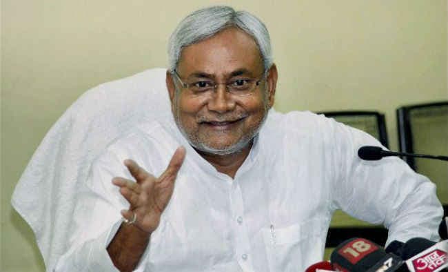 कुछ लोग केवल बोलते हैं, मुझे काम में यकीन : नीतीश