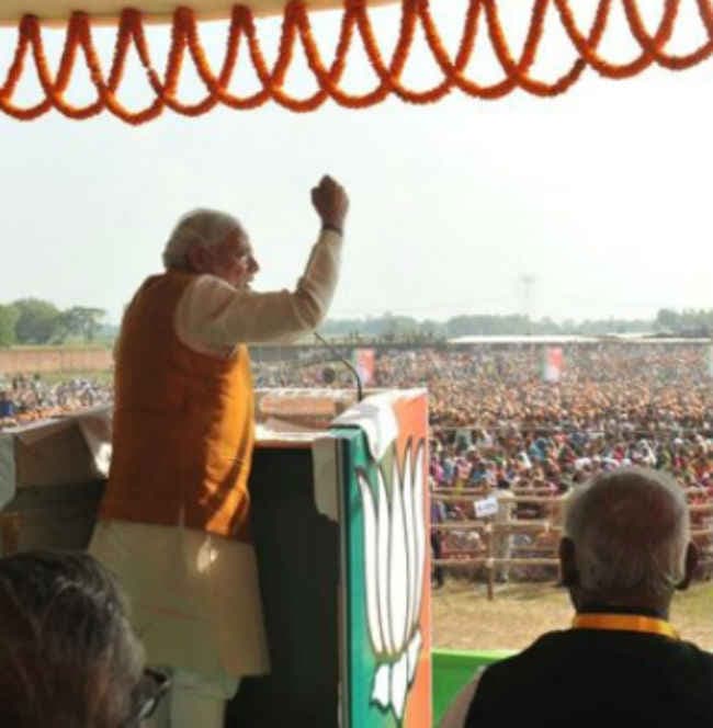 नीतीश और लालू बतायें सोनिया बाहरी हैं या बिहारी : MODI