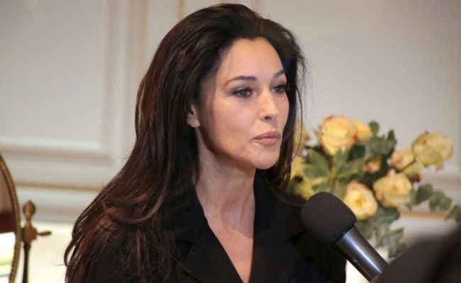 शाहरुख खान का बहुत सम्मान करती है मोनिका बेलुची