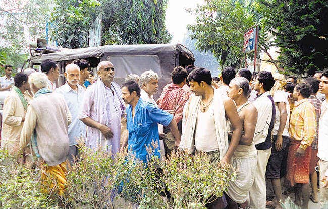समस्तीपुर : प्रेमी युगल की हत्या कर शवों को पेड़ से लटकाया