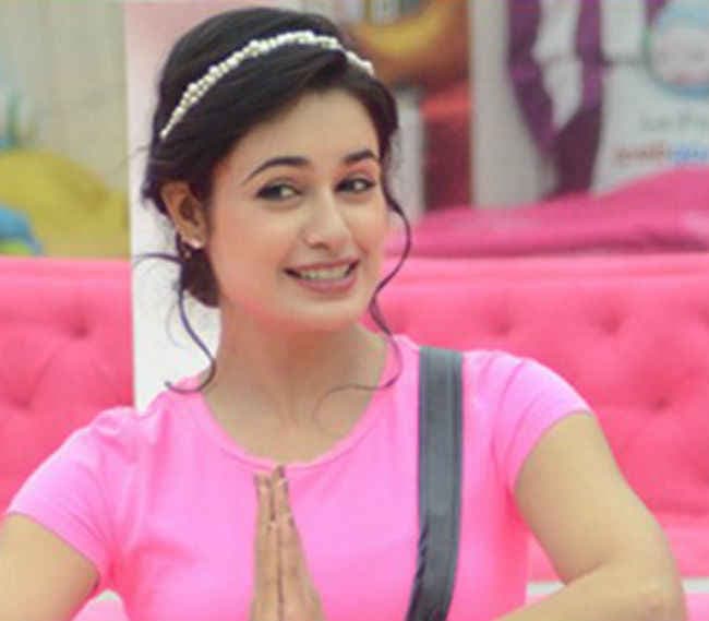 Bigg Boss 9 : टूटा प्रिंस-ऋषभ का दिल, युविका हुई घर से बेघर