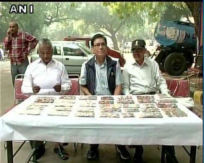 ‘वन रैंक वन पेंशन’ की अधिसूचना के खिलाफ पूर्व सैनिकों ने शुरू की ‘पदक वापसी’