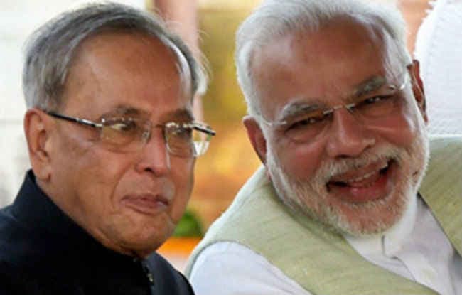 राष्‍ट्रपति और पीएम मोदी ने दी दीपावली की बधाई