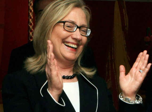 हिलेरी और अमेरिकी सांसदों ने दी दीपावली की बधाई