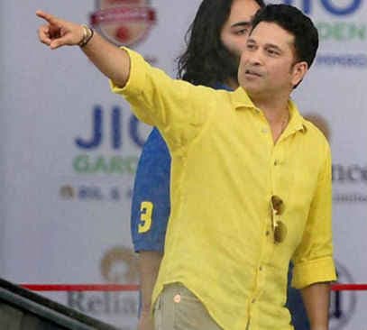 एयरलाइन्स ने पूछा सचिन का पूरा नाम, भड़के उमर अब्दुल्ला