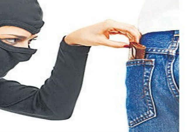 सावधान, हुस्न की आड़ में पाॅकेटमारी कर रहीं किशोरियां