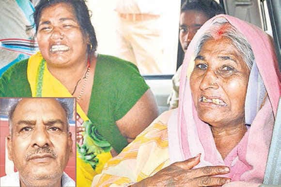 बेकाबू भीड़ ने कई घरों को फूंका, हादसे के बाद उपद्रव, थानाध्यक्ष की मौत