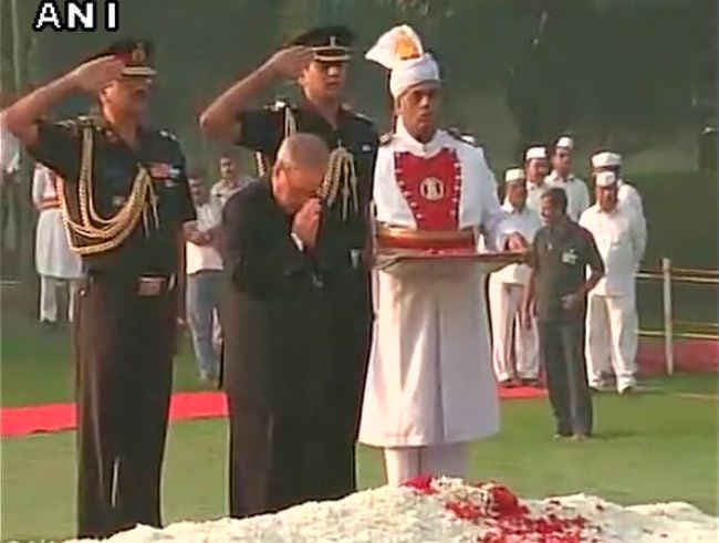 राष्‍ट्रपति और प्रधानमंत्री ने दी इंदिरा गांधी की जयंती पर श्रद्धांजलि