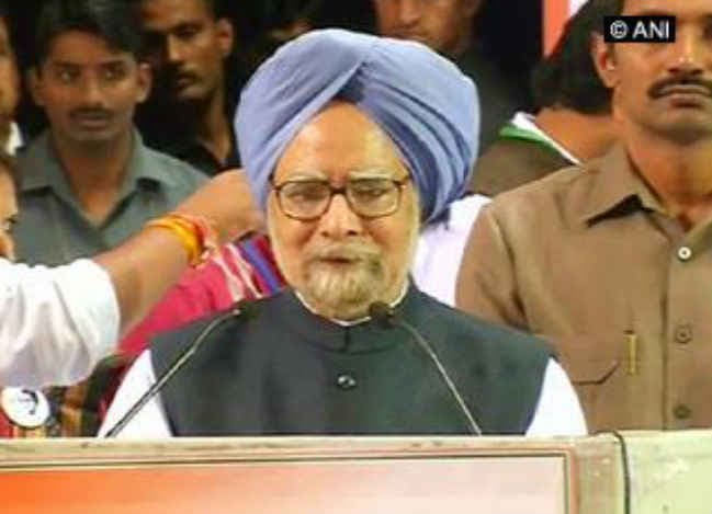नरेंद्र मोदी को इंदिरा गांधी से सीखना चाहिए : मनमोहन