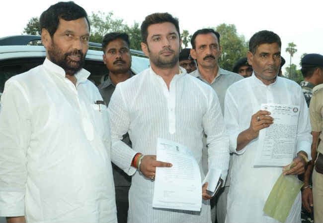 पासवान ने माना बिहार चुनाव में हुआ भागवत के बयान का असर