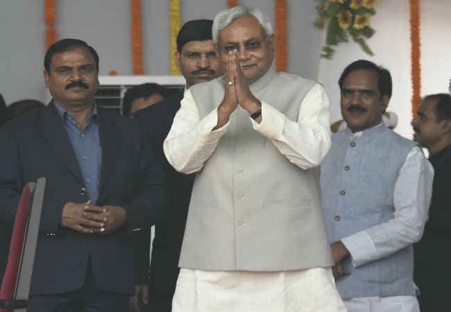 नीतीश कुमार : बिहार की राजनीति के चाणक्य से सुशासन बाबू तक का सफर