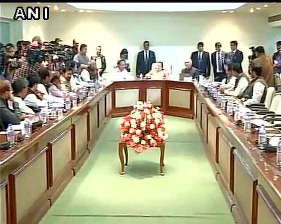 संसद सत्र में सरकार को घेरने का प्रयास करेगा विपक्ष लेकिन जीएसटी पर नरमी के आसार