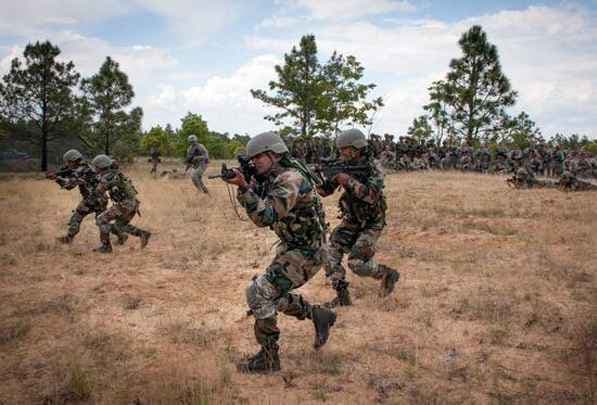 IS और पाक आतंकी कर रहे है हमले की तैयारी