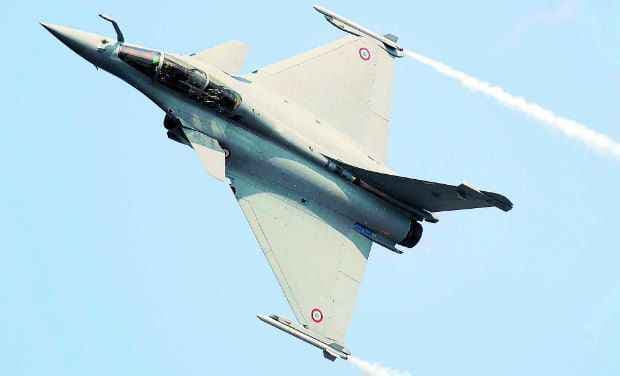 ISIS से लड़ाई के लिए फ्रांस को जर्मनी देगा टोही विमान