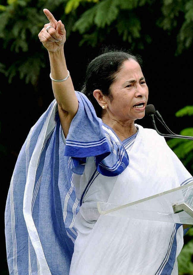 ममता बनर्जी ने केंद्र पर हमला जारी रखा