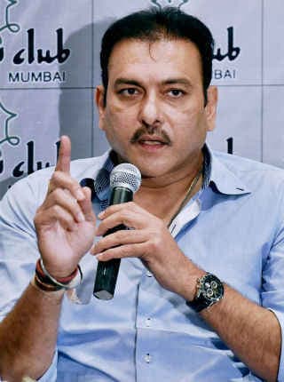 आलोचकों से खफा रवि शास्त्री, बोले-''...शिकायतें करना बंद करो''