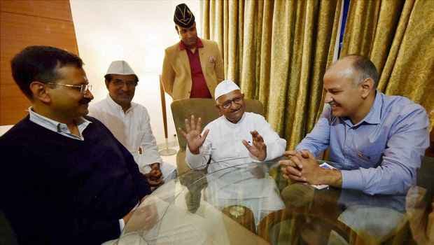 केजरीवाल को जनलोकपाल पर सुझाव के लिए अन्ना की आई याद