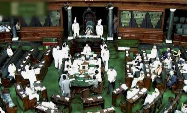 वी.के. सिंह के मुद्दे पर कांग्रेस का वाकआउट, लोकसभा में हंगामा