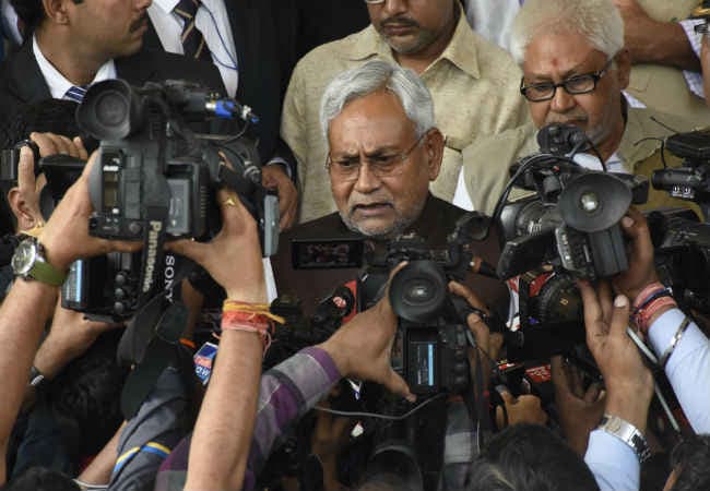 1 अप्रैल 2016 को हर तरह की शराब होगी बंद, कोई कंफ्यूजन नहीं : नीतीश कुमार