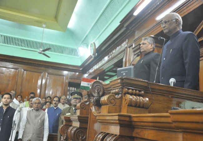 बिहार विधानसभा में मोबाईल बजने पर भड़के विजय चौधरी