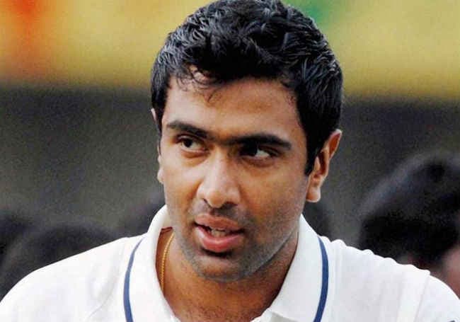 टीम इंडिया के सदस्यों ने चेन्नई बाढ पीडितों की मदद के लिए बढाया हाथ