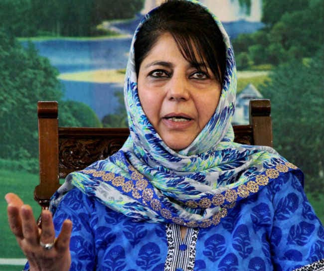 हिंदुत्व के नाम पर सक्रिय ''अतिवादी तत्वों'' पर अंकुश लगे : महबूबा