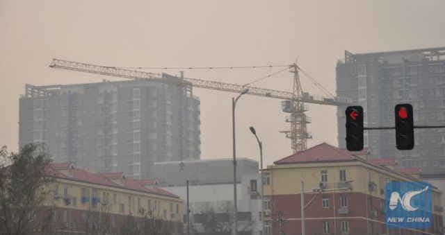 चीन में बढ़ते प्रदूषण को लेकर रेड अलर्ट जारी, स्कूल बंद रखने का निर्देश