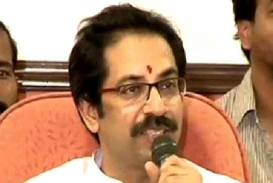 उद्धव ठाकरे ने शिवसेना सांसदों से संसद में आक्रामक होने का किया आह्वान