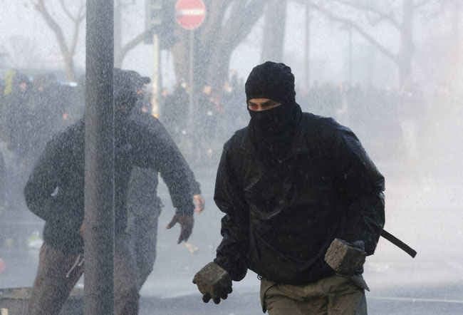 कंधार हवाई अड्डा परिसर पर तालिबानी हमला