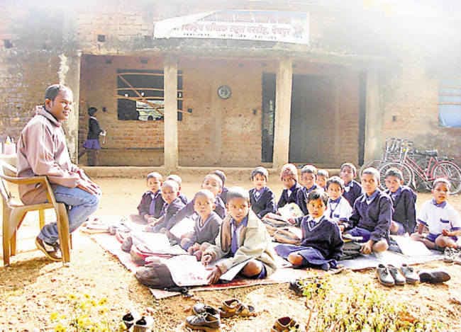 खुशखबरी : नक्सलियों के गढ़ में ए, बी, सी की गूंज