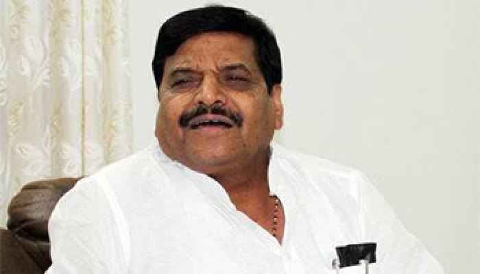 शिवपाल ने आजम की तुलना सर सैयद अहमद खान से की