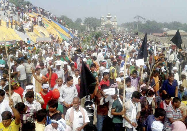 नाकेबंदी के कारण नेपाल में खाद्य सामग्रियों के दाम आसमान पर