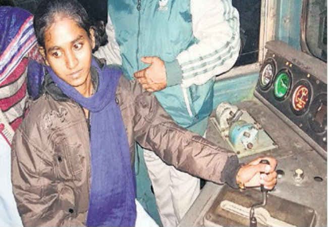 अब बिहार में बेटियां भी दौड़ाने लगी हैं ट्रेन