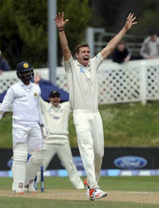 न्यूजीलैंड ने श्रीलंका को 122 रन से रौंदा, श्रृंखला में 1-0 की बढ़त