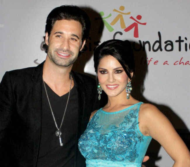 सनी लियोन जल्द बन सकती है मां!