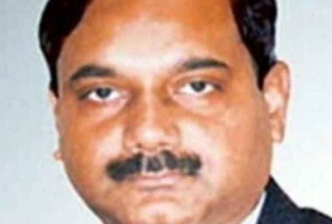 पढें कौन हैं राजेंद्र कुमार, छापेमारी में क्या बरामद हुआ CBI को