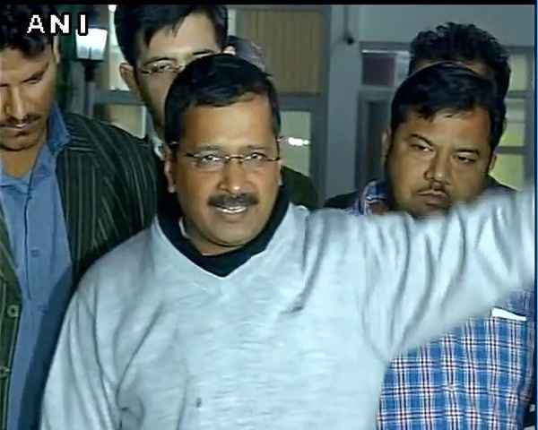 केजरीवाल ने कहा, अरुण जेटली को बचाने के लिए सीबीआई छापेमारी