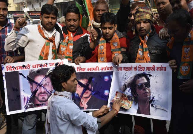 ‘दिलवाले '' नहीं जीत पाए बिहार का दिल, शाहरुख मुर्दाबाद के लगे नारे