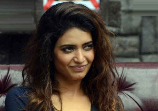 जानें शादी को लेकर क्‍या बोलीं ''बिग बॉस'' फेम करिश्‍मा तन्‍ना ?