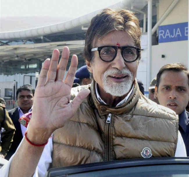 सेल्फी से जिंदगी का कोई पल अछूता नहीं: अमिताभ बच्चन