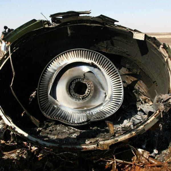 कैलिफोर्निया बागान में विमान के मलबे में पांच शव बरामद