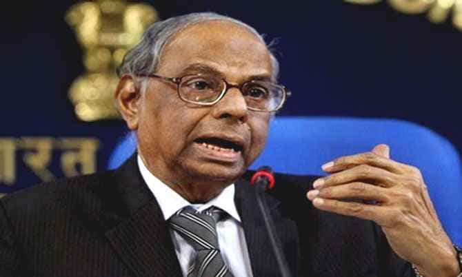 जीएसटी पर रंगराजन ने कहा, अतिरिक्त कर हटायें जाएं