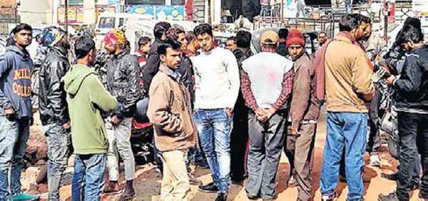 दो युवतियों से गैंग रेप