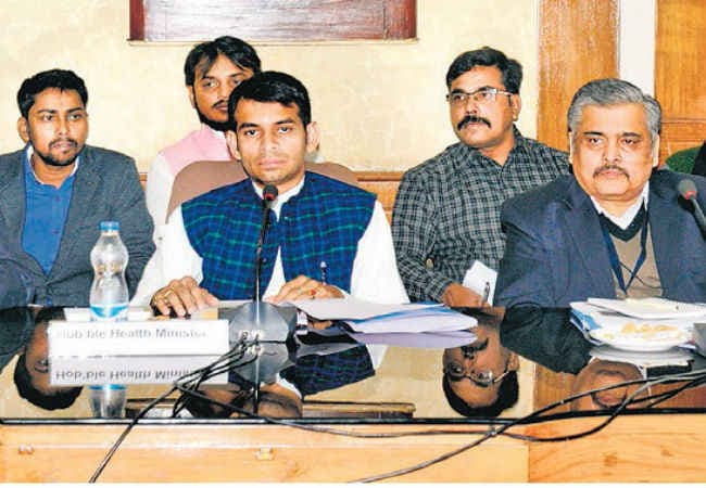 अपने काम में सुधार लाएं डॉक्टर, अनुपस्थित डॉक्टर व कर्मी होंगे बरखास्त : तेज प्रताप