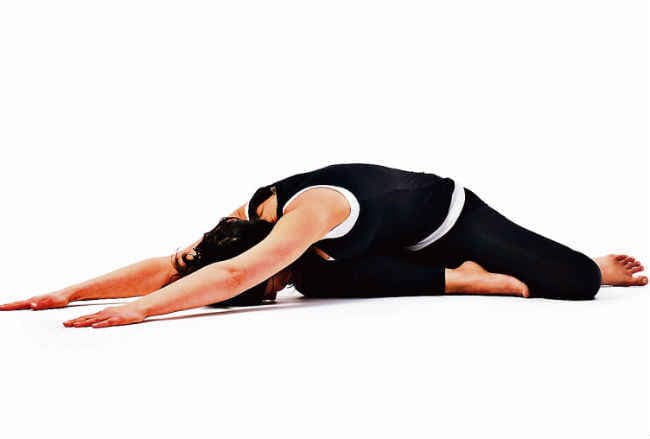 पैरों को लचीला बनाता है शैथल्यासन