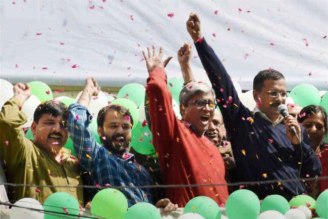 2015 : ''आप'' ने रचा चुनावी इतिहास