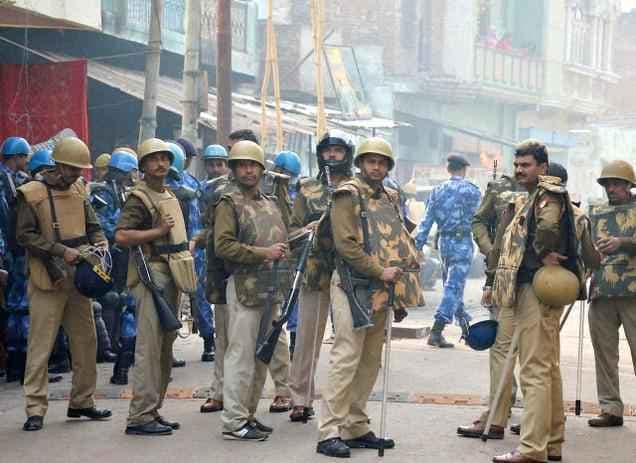 11 वीं क्लास की लड़की से सामूहिक दुष्कर्म, अलीगढ़ में तनाव